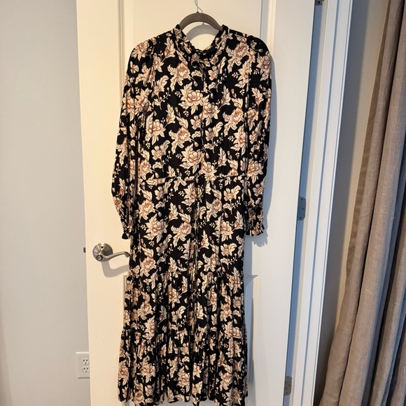 Saint + Sofia Dresses & Skirts - Saint + Sofia Floral Black and Cream Maxi Dress | Size 6